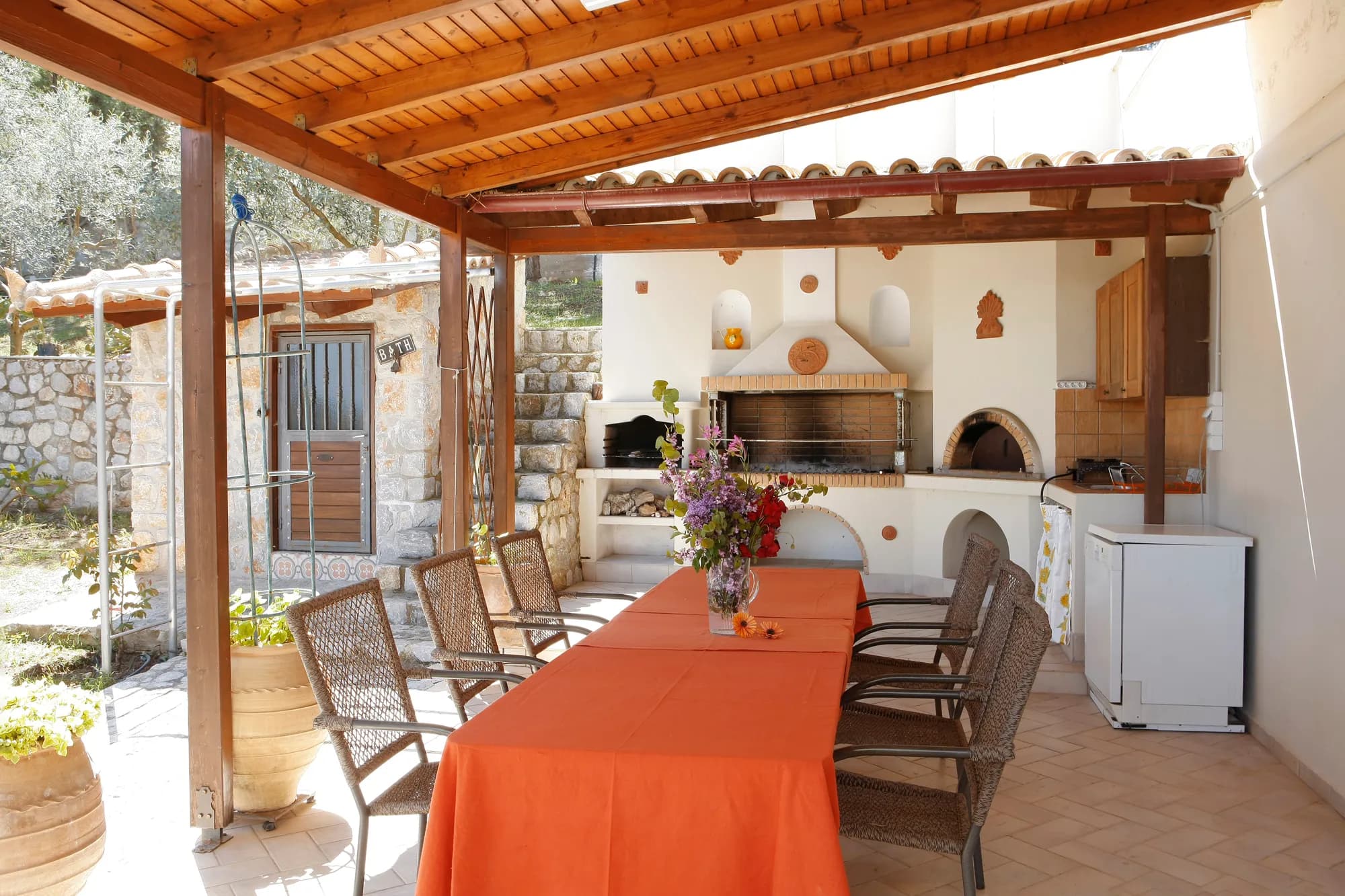 VILLA IN AMONI / PEFKALIS - swimming pool and private chapel, plot 2,000 sq.m.