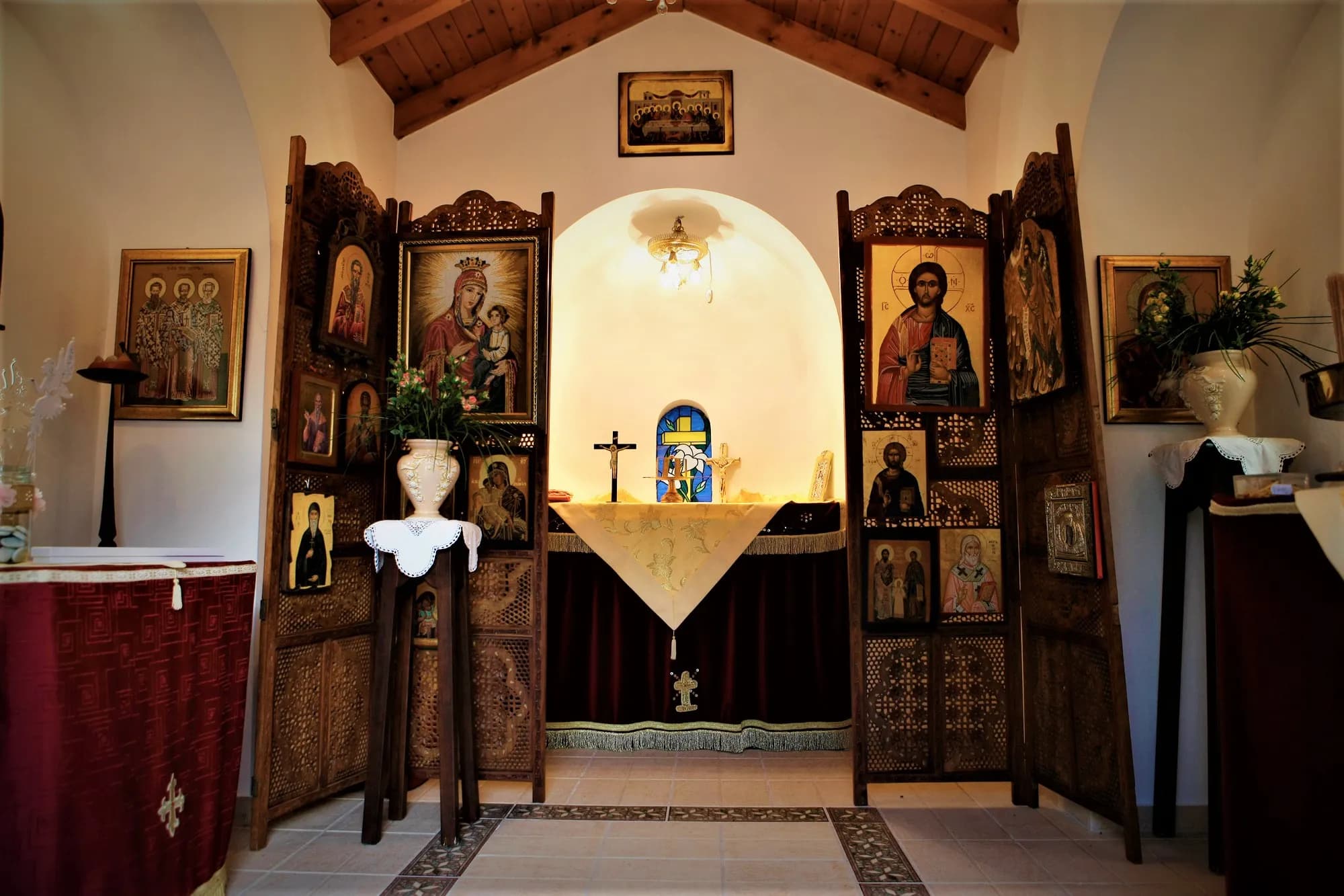 VILLA IN AMONI / PEFKALIS - swimming pool and private chapel, plot 2,000 sq.m.