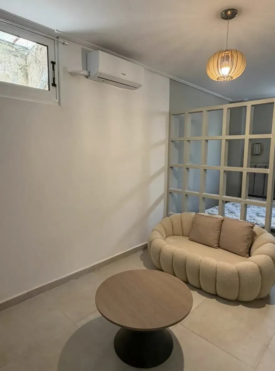 Ανακαινισμένο Διαμέρισμα στην Άνω Γλυφάδα