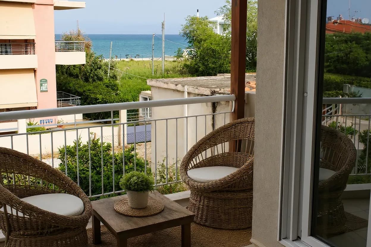 Appartements côtiers rénovés à vendre à Kokkóni